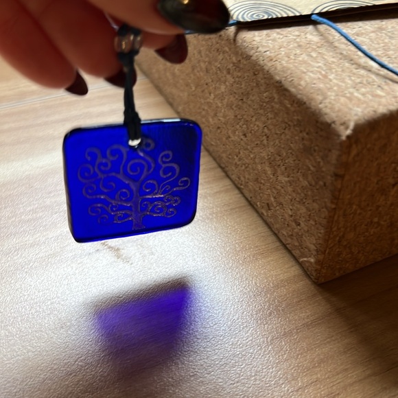 Calypso Cobalt Glass Tree Pendant Necklace NWT - Picture 11 of 11